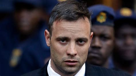 Oscar Pistorius released on parole 11 years after killing Reeva。